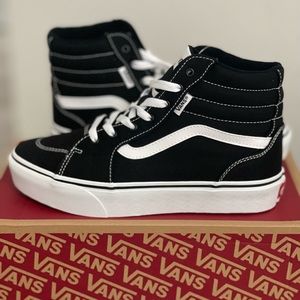 NWT Vans black Filmore Platform Hightop sneakers
Kids